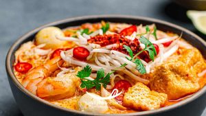 Laksa Malaysian Noodle Soup - The Quintessential Malaysian Noodle Soup