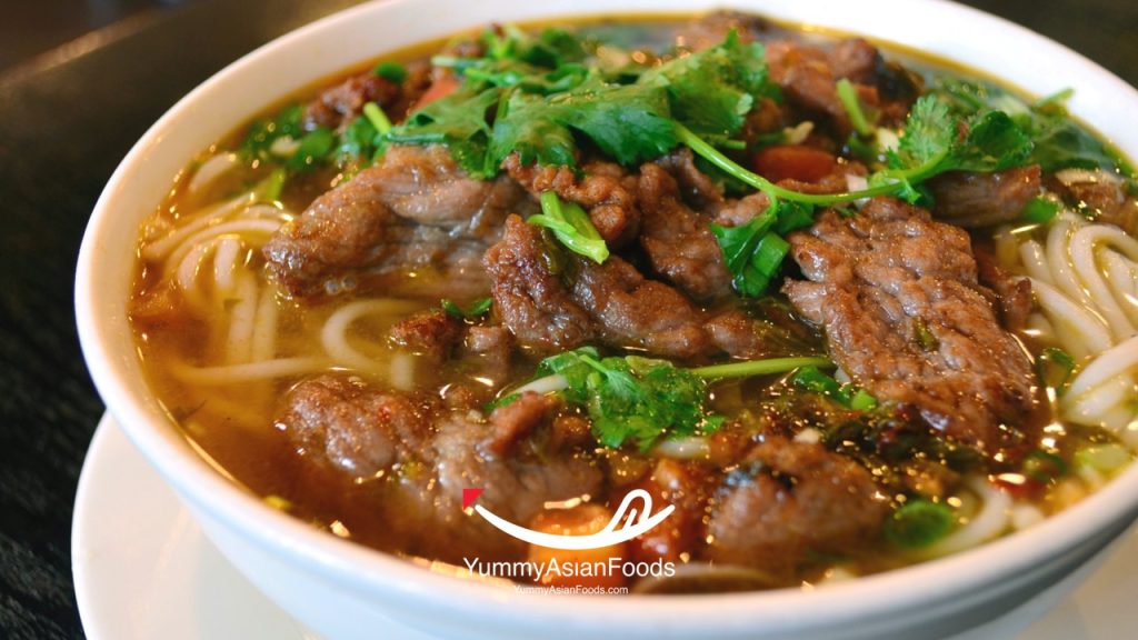 13 Kinds of Filipino Noodle Soup Dishes: From Kinalas to Batchoy ...