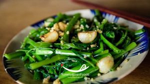 Healthy Vietnamese Food #6. Stir-fried Morning Glory (Rau muong xao)