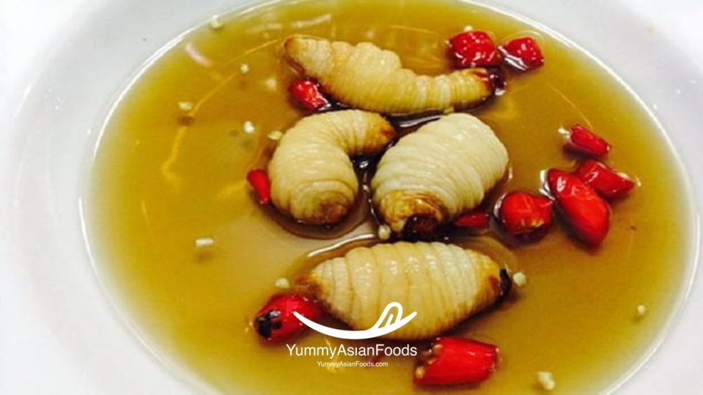 12 Exotic Street Food in Vietnam: From Bizarre Fried Crickets to Tasty ...