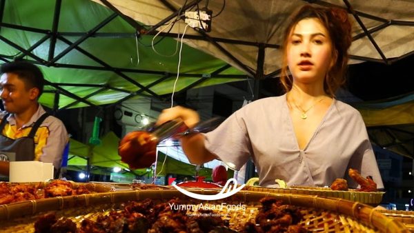 17 Exotic and Tasty Street Food in Thailand: From Worms to Noodles